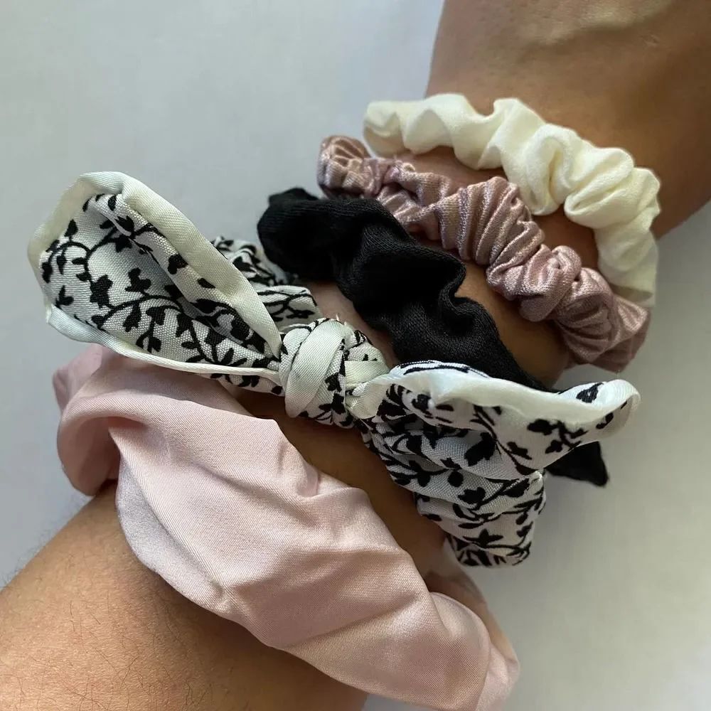 Set of 5 Scrunchies - Black and White Print Bow